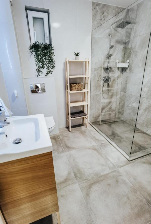 קלוז'-נאפוקה Silver Eden Apartments מראה חיצוני תמונה