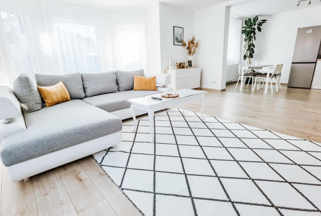 קלוז'-נאפוקה Silver Eden Apartments מראה חיצוני תמונה